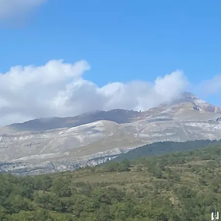 Rasmia Bienvenidos A * Canfranc