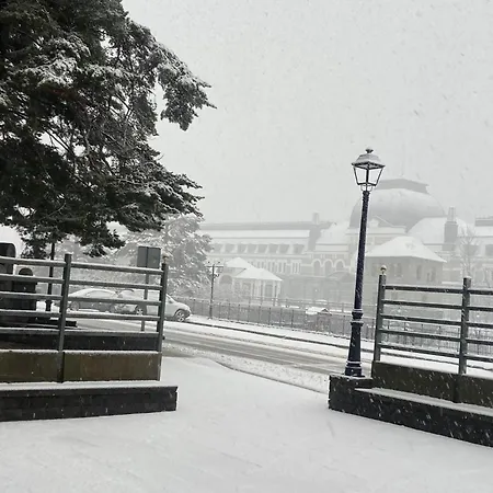 Rasmia Bienvenidos A 公寓 *